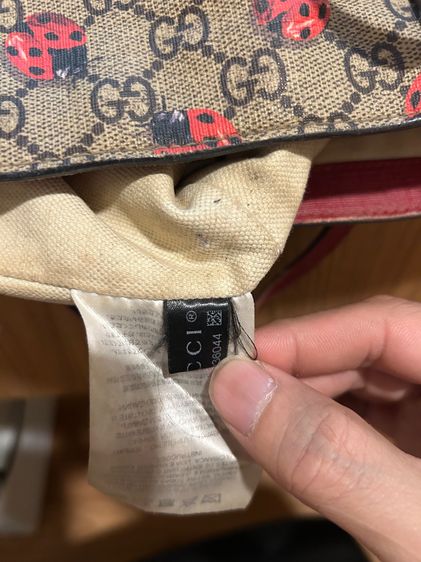 สินค้ามือ2แท้สภาพใช้งาน Gucci kid tote ลายเต่าทอง สภาพใช้งาน ตำหนิมุม4มุมไม่ทะลุ ขาด 1 จุดไม่ทะลุ รูปที่ 17