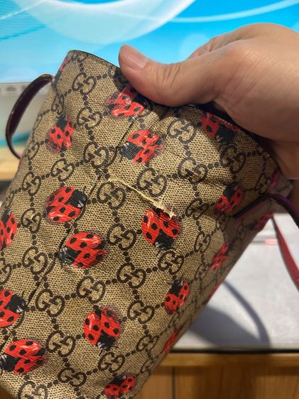 สินค้ามือ2แท้สภาพใช้งาน Gucci kid tote ลายเต่าทอง สภาพใช้งาน ตำหนิมุม4มุมไม่ทะลุ ขาด 1 จุดไม่ทะลุ รูปที่ 12