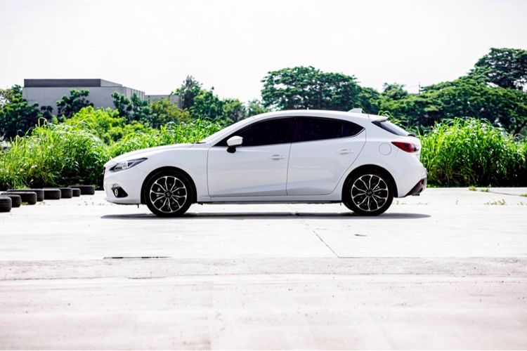 Mazda Mazda3 2004 2.0 S Sports Sedan เบนซิน ไม่ติดแก๊ส เกียร์อัตโนมัติ ขาว รูปที่ 4