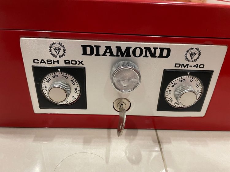 Diamond DM-40 กล่องเซฟนิรภัย ตู้เซฟ กล่องเซฟแต่งงาน เก็บเงิน เก็บเครื่องเพชร สีเเดง รูปที่ 4