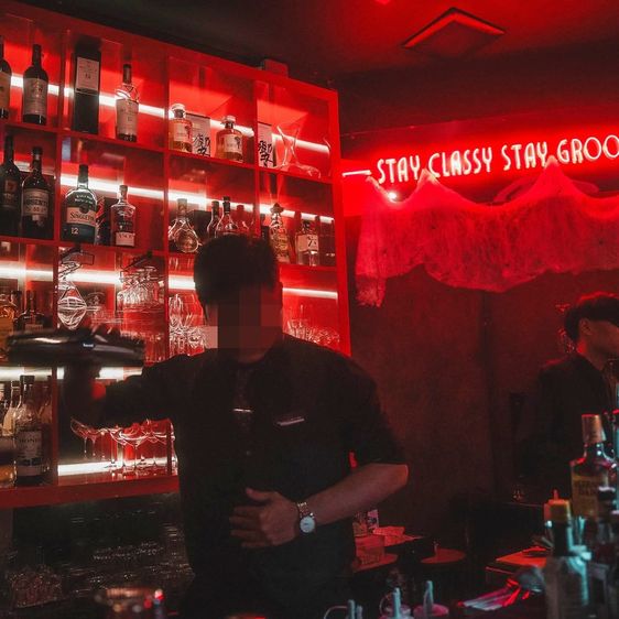 เซ้งร้าน Redbar wine and whiskey สมุทรปราการ ปากน้ำ รองรับลูกค้าได้ประมาณ 28 32 ที่นั่ง  ขนาดร้าน 34 ตร.ม. รูปที่ 3