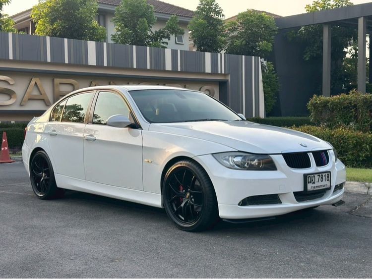 รถ BMW Series 3 318i สี ขาว