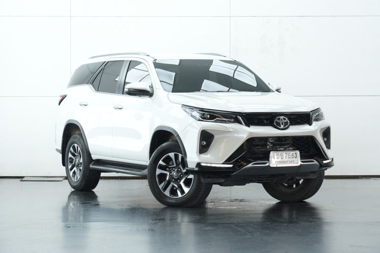 Toyota Fortuner 2023 2.4 Leader V Utility-car ดีเซล ไม่ติดแก๊ส เกียร์อัตโนมัติ ขาว รูปที่ 2