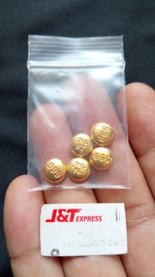เม็ดอะไรไม่ทราบคับน่าจะงานสะสมเหมาพระบ้านติดมาหมดนี้เอา350 บาทรวมส่ง