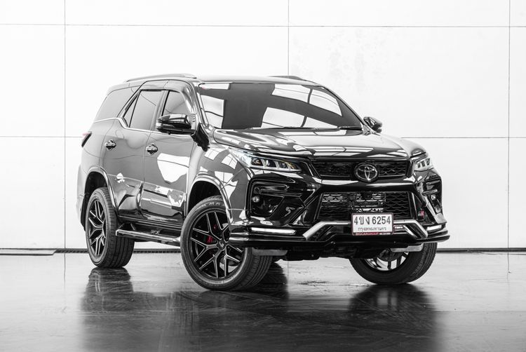 Toyota Fortuner 2022 2.8 GR Sport Sport Black Top 4WD Utility-car ดีเซล ไม่ติดแก๊ส เกียร์อัตโนมัติ ดำ รูปที่ 2
