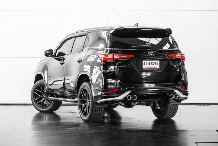 Toyota Fortuner 2022 2.8 GR Sport Sport Black Top 4WD Utility-car ดีเซล ไม่ติดแก๊ส เกียร์อัตโนมัติ ดำ รูปที่ 4