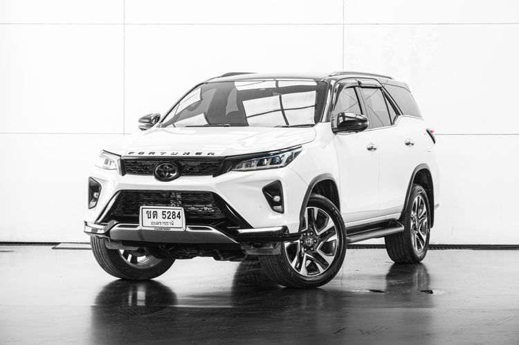 Toyota Fortuner 2.8 Legender Blacktop 4WD ปี 2020 สี ขาว (51V15)