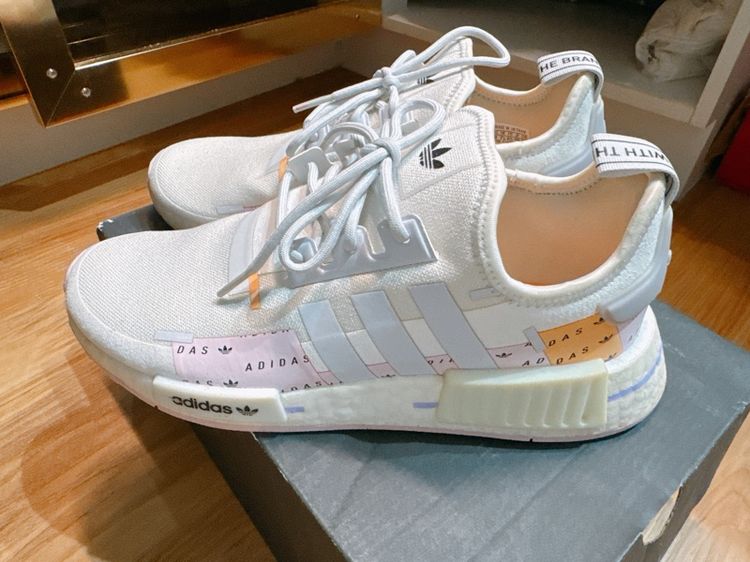 รองเท้า adidas  รูปที่ 2