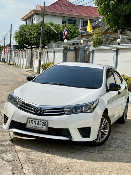รถ Toyota Altis 1.6 E CNG สี ขาว
