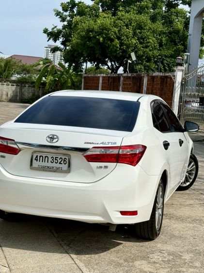 Toyota Altis 2015 1.6 E CNG Sedan เบนซิน NGV เกียร์อัตโนมัติ ขาว รูปที่ 4