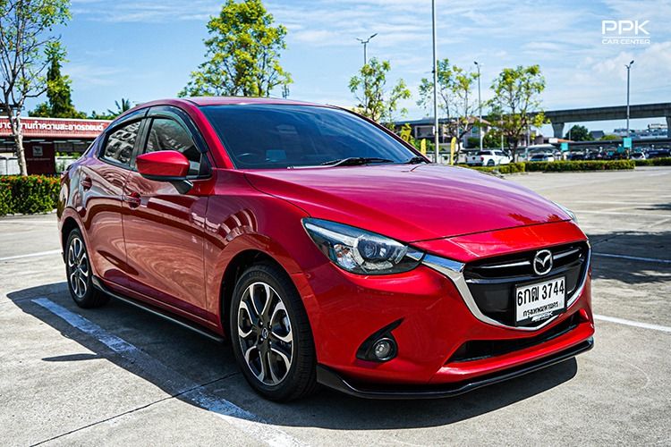 Mazda Mazda 2 2017 1.5 XD High Connect Sedan ดีเซล ไม่ติดแก๊ส เกียร์อัตโนมัติ แดง รูปที่ 3