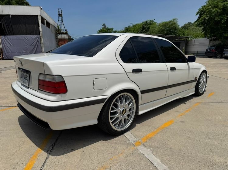 BMW Series 3 1997 323i Sedan เบนซิน เกียร์อัตโนมัติ ขาว รูปที่ 4