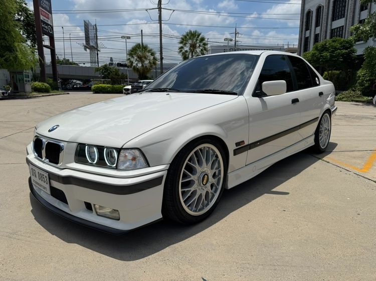 BMW Series 3 1997 323i Sedan เบนซิน เกียร์อัตโนมัติ ขาว รูปที่ 2