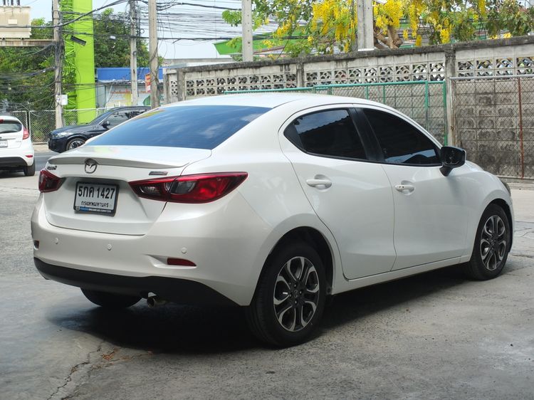 Mazda Mazda 2 2015 1.5 XD High Plus Sedan ดีเซล ไม่ติดแก๊ส เกียร์อัตโนมัติ ขาว รูปที่ 3