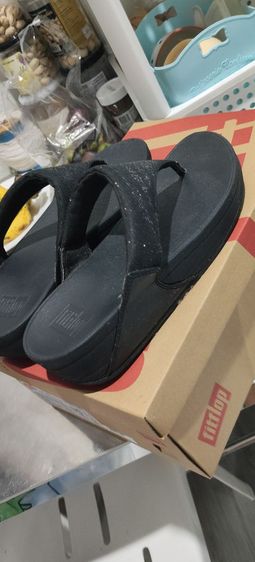 รองเท้าแตะแบบมีหูและแบบสวม ดำ หนัง PU UK 9.5 | EU 44 | US 11 รองเท้าสุขภาพ รองเท้าแบรนด์เนม fitflopแท้