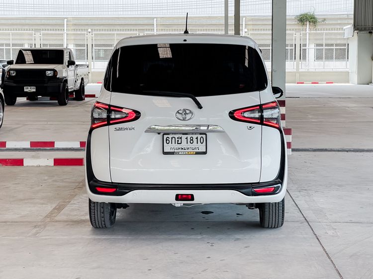 Toyota Sienta 2018 1.5 V Utility-car เบนซิน ไม่ติดแก๊ส เกียร์อัตโนมัติ ขาว รูปที่ 4