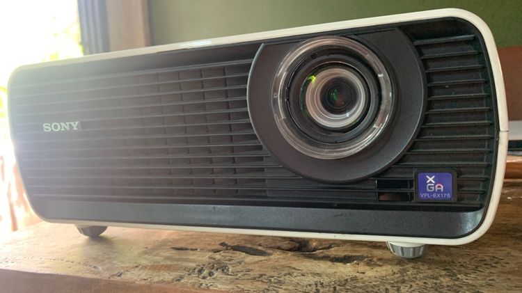 โปรเจคเตอร์ Sony รุ่น VPL-EX175