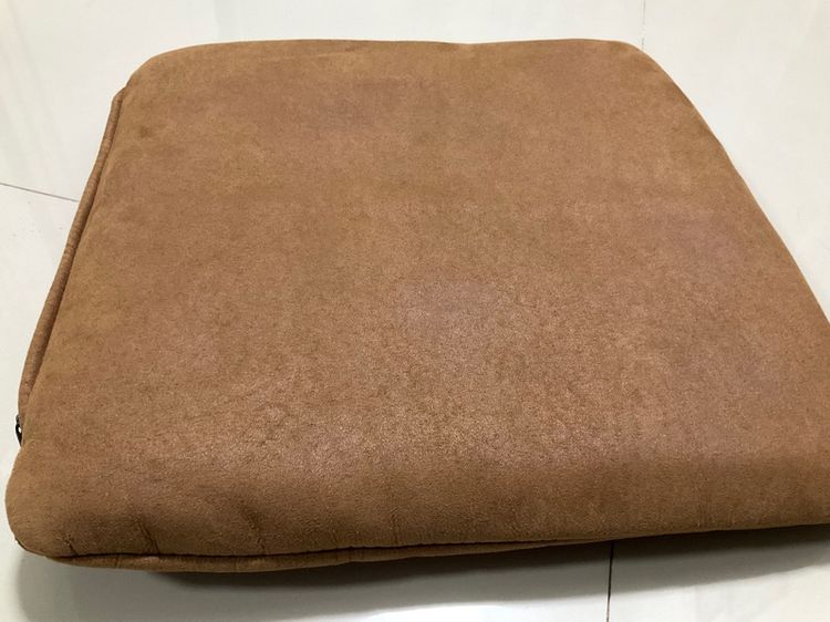 เบาะรองนั่งหนังกลับแบบมีซิป สีน้ำตาล ขนาด 40x40 ซม