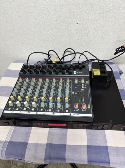 เอฟเฟคร้อง YAMAHA   SPX 50 D JAPAN  เสียงดีมากเหมาะใช้กับกลางแจ้งเป็นอย่างดี และมิกเซอร์  SOUNDCRAFT อังกฤษแท้สวยมากทั้งคู่ตัวละ