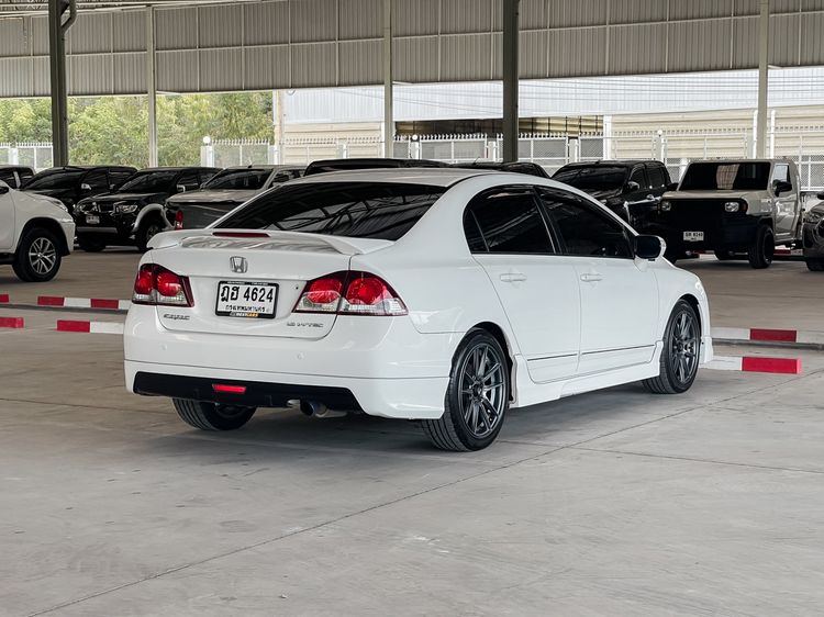 Honda Civic 2010 1.8 E i-VTEC Sedan เบนซิน ไม่ติดแก๊ส เกียร์อัตโนมัติ ขาว รูปที่ 3