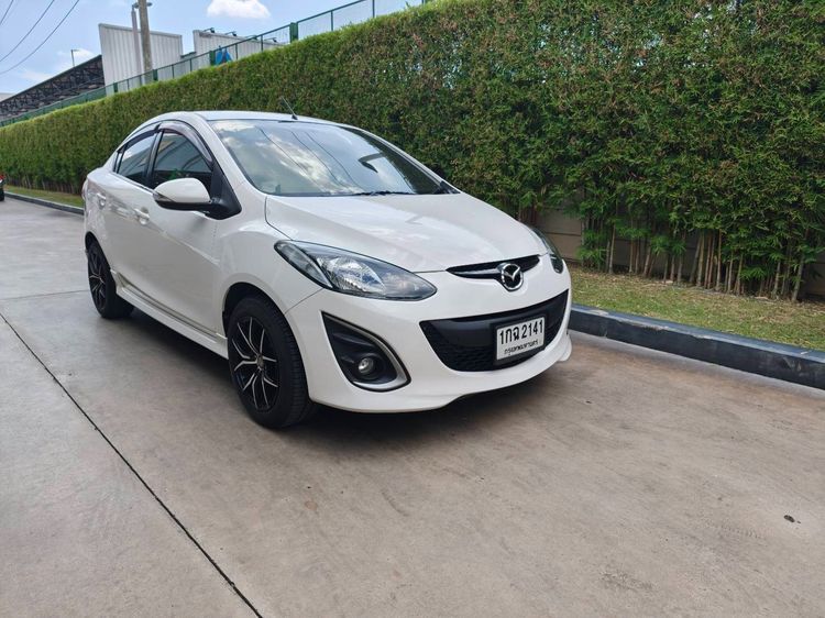 รถ Mazda Mazda 2 1.5 Elegance Spirit สี ขาว