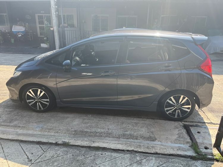 รถ Honda Jazz 1.5 RS i-VTEC สี เทา