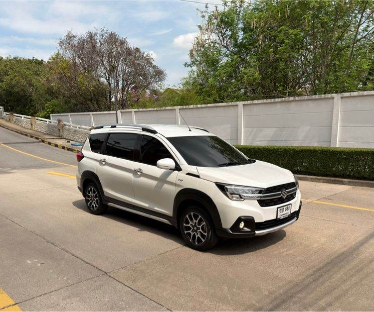 รถ Suzuki XL7 1.5 GLX สี ขาว