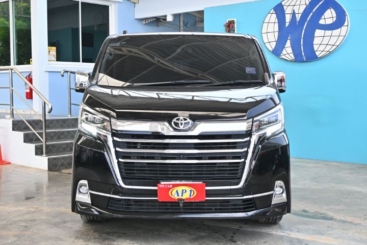 Toyota Majesty 2021 2.8 Premium Van ดีเซล เกียร์อัตโนมัติ ดำ รูปที่ 2