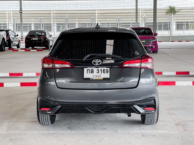 Toyota Yaris 2023 1.2 Sport Hatchback Sedan เบนซิน ไม่ติดแก๊ส เกียร์อัตโนมัติ เทา รูปที่ 4