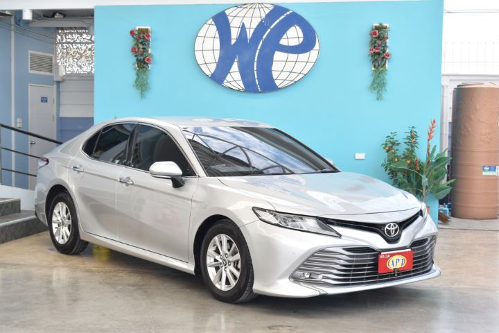 รถ Toyota Camry 2.0 G สี เทา
