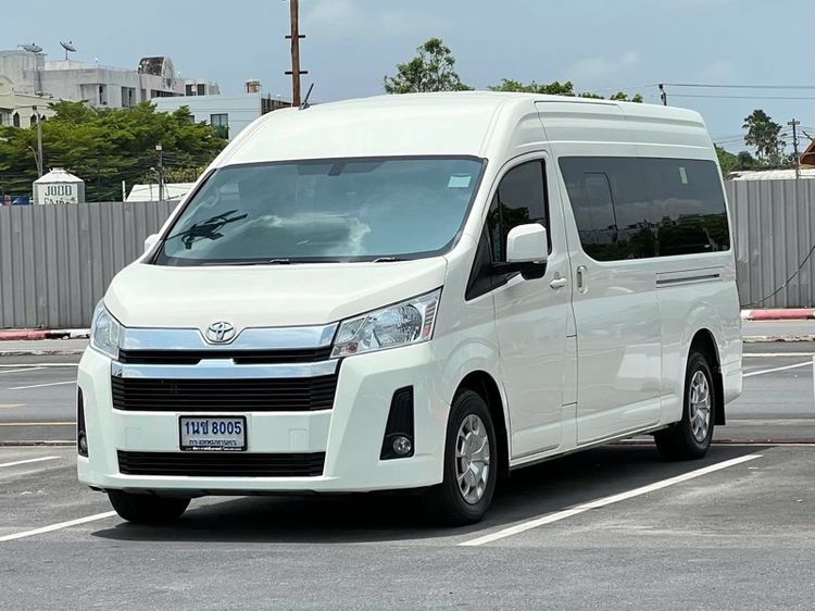 Toyota Commuter 2020 2.8 Van ดีเซล ไม่ติดแก๊ส เกียร์ธรรมดา ขาว