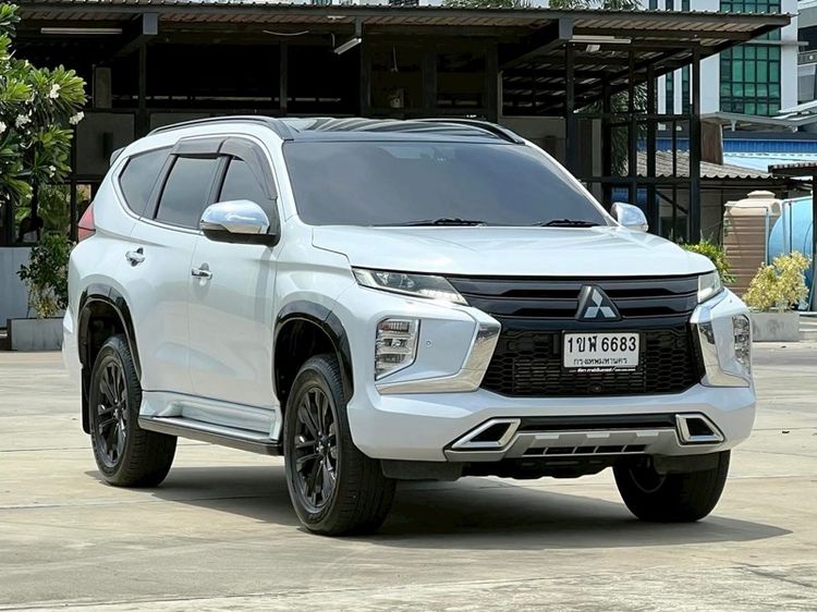 รถ Mitsubishi Pajero Sport 2.4  GT Premium Elite Edition  2WD สี ขาว