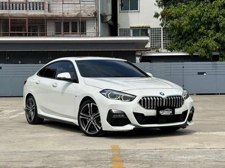 รถ BMW Series 2 220i สี ขาว