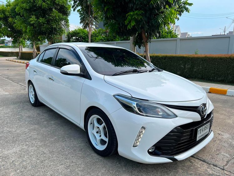 รถ Toyota Vios 1.5 High สี ขาว