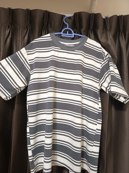 Men’s Uniqlo U Striped Tee XL – Dark Gray and White Retro Streetwear Vibe
