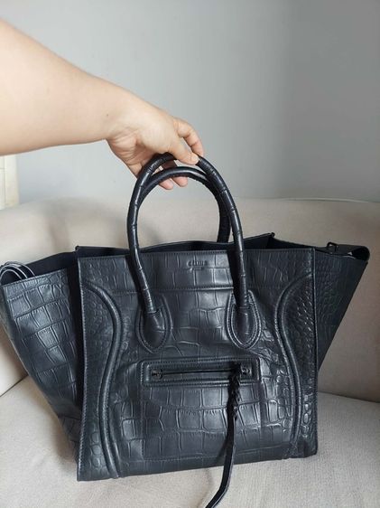 กระเป๋าถือใบใหญ่ Celine สีดำ