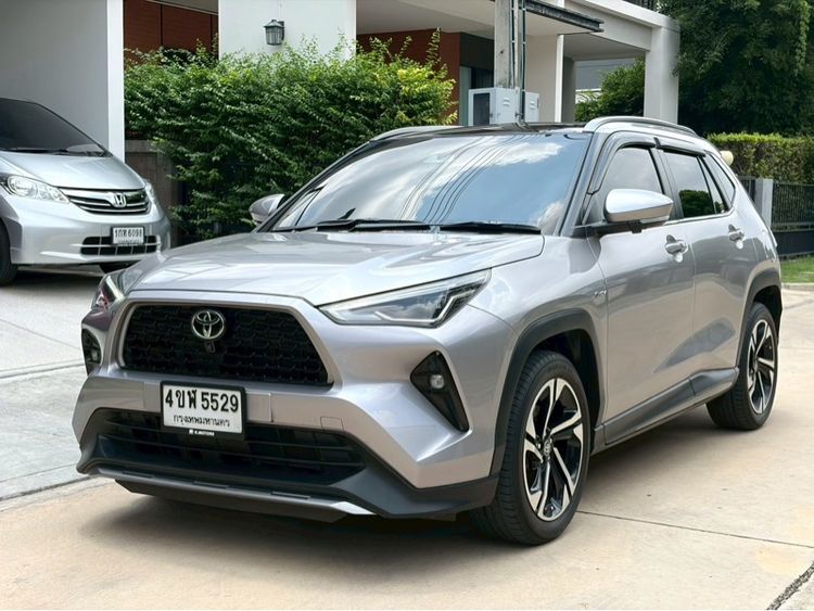 Toyota Yaris Cross 2023 1.5 HEV Premium Luxury Utility-car ปลั๊กอินไฮบริด (PHEV) ไม่ติดแก๊ส เกียร์ธรรมดา เทา รูปที่ 3