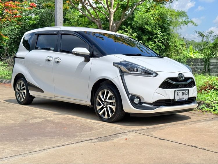 Toyota Sienta 2021 1.5 V Utility-car เบนซิน เกียร์อัตโนมัติ ขาว รูปที่ 2