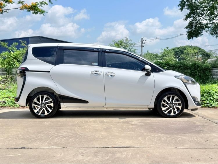 Toyota Sienta 2021 1.5 V Utility-car เบนซิน เกียร์อัตโนมัติ ขาว รูปที่ 3