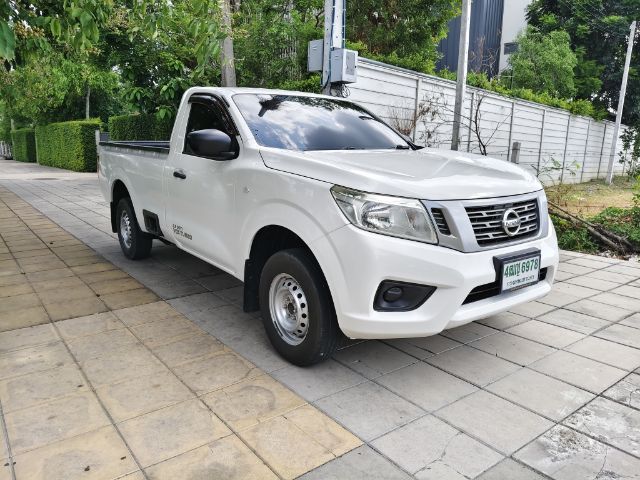 รถ Nissan Navara 2.5 SL สี ขาว