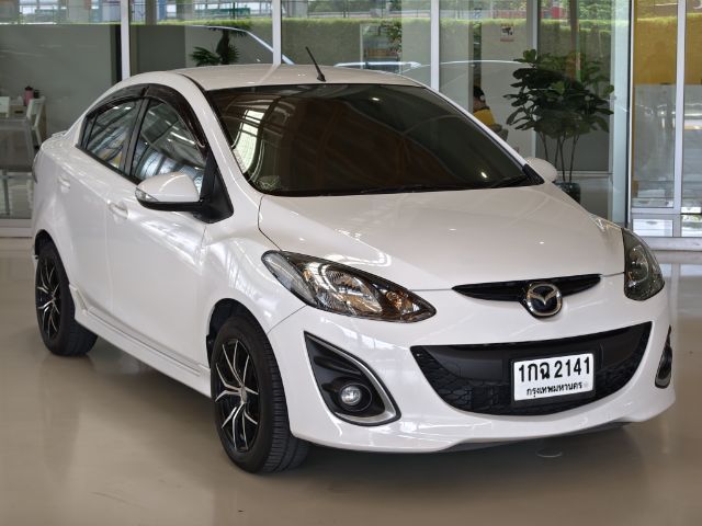 รถ Mazda Mazda 2 1.5 Elegance Spirit สี ขาว