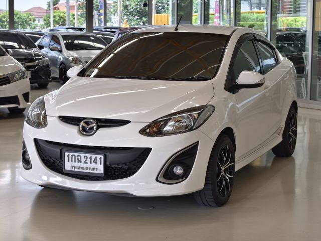 Mazda Mazda 2 2012 1.5 Elegance Spirit Sedan เบนซิน ไม่ติดแก๊ส เกียร์อัตโนมัติ ขาว รูปที่ 3