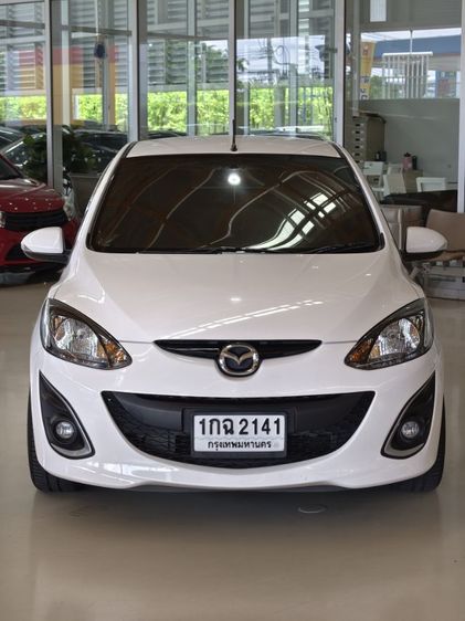 Mazda Mazda 2 2012 1.5 Elegance Spirit Sedan เบนซิน ไม่ติดแก๊ส เกียร์อัตโนมัติ ขาว รูปที่ 2