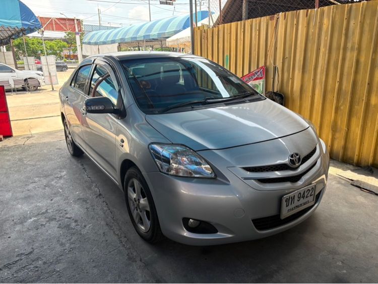 รถ Toyota Vios 1.5 E สี บรอนซ์เงิน