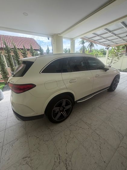 Mercedes-Benz GLC-Class 2024 GLC350e Utility-car ปลั๊กอินไฮบริด (PHEV) เกียร์อัตโนมัติ ขาว รูปที่ 4