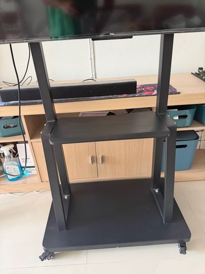 ขาตั้งทีวี 32“-80” แข็งแรง ทนทาน ของแท้ (รุ่นล้อเลื่อนล็อคได้) รูปที่ 2