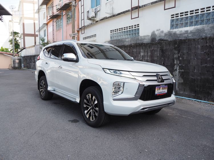 รถ Mitsubishi Pajero Sport 2.4 GT Premium สี ขาว