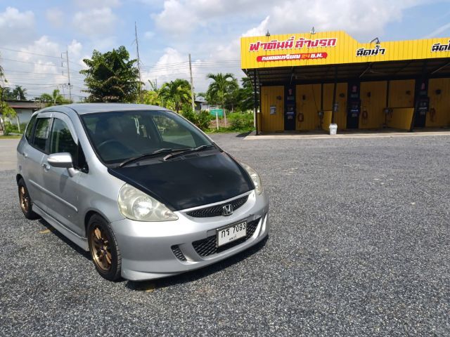 รถ Honda Jazz 1.5 S i-VTEC สี เงิน