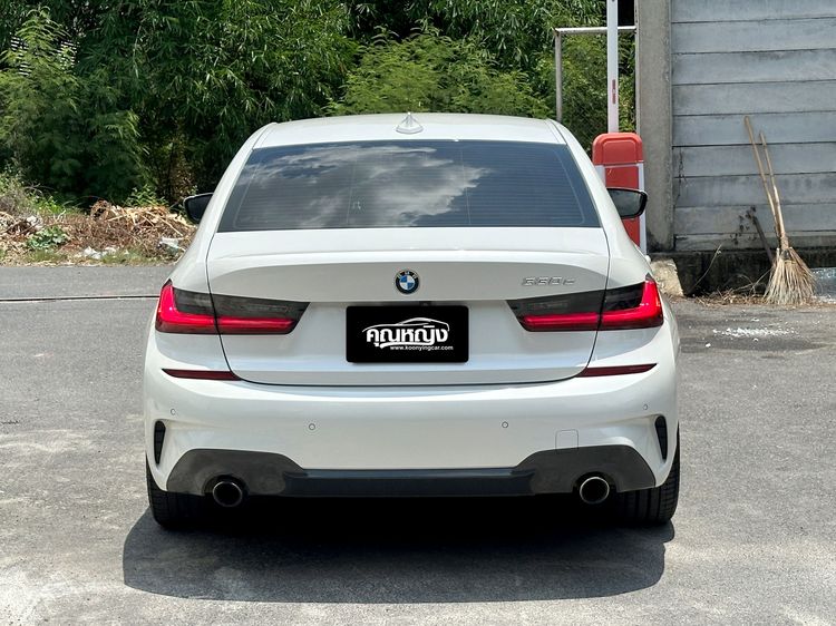 BMW Series 3 2020 330e Sedan ไฮบริด ไม่ติดแก๊ส เกียร์อัตโนมัติ ขาว รูปที่ 4