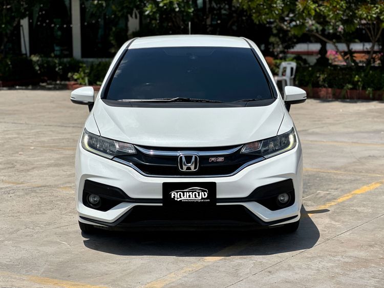 Honda Jazz 2017 1.5 RS i-VTEC Sedan เบนซิน ไม่ติดแก๊ส เกียร์อัตโนมัติ ขาว รูปที่ 3